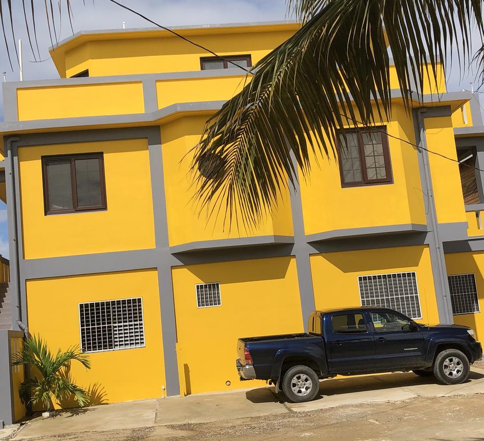 Khalkob'S Estate Apartment Placencia Exterior photo